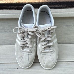 Adidas gazelle Light Beige Suede Sneakers